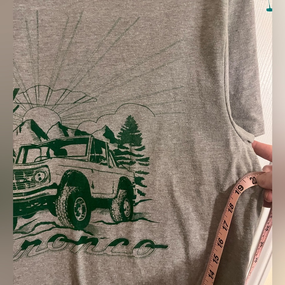 Ford Motor Company Ford Bronco Graphic Print Short Sleeve T-Shirt. Med. - Picture 12 of 12
